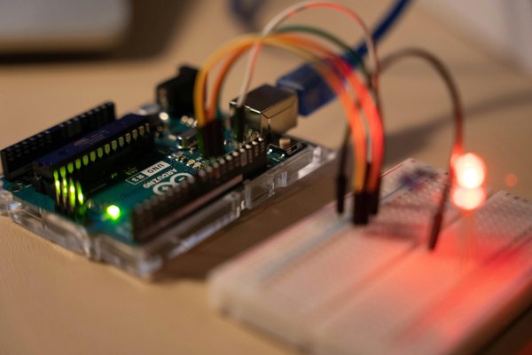 Découvrez l'univers d'arduino : votre guide de démarrage